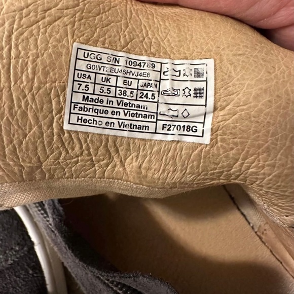 UGG Genuine Suede Sneakers - size 7.5 - Picture 5 of 5